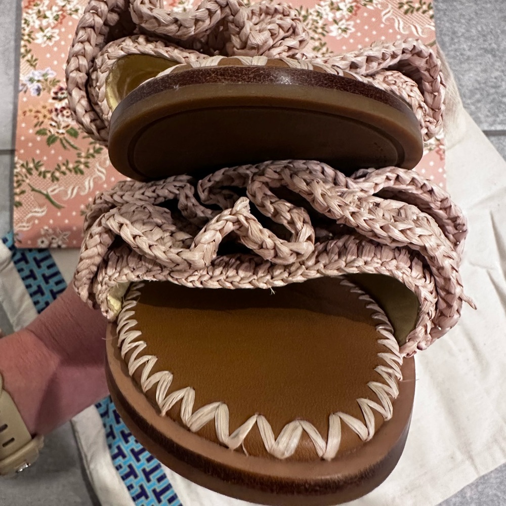 Tory Burch Raffia Ruffle Sides - Picture 4 of 5